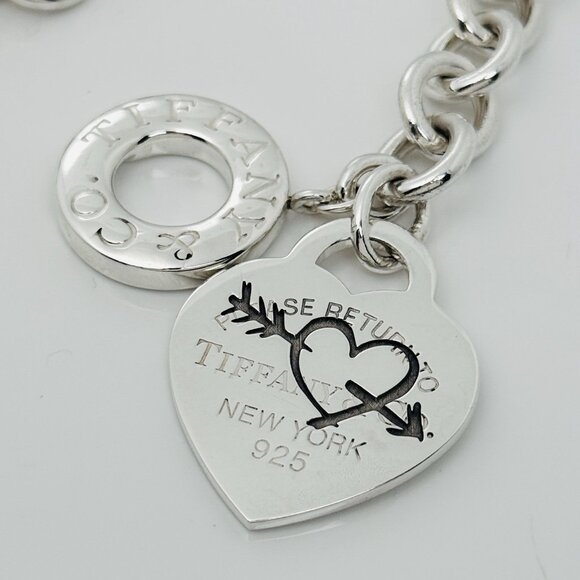 Authentic Return Tiffany Etched Bow Arrow Heart Tag Toggle Necklace in Silver - Picture 1 of 8